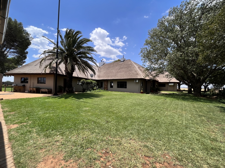 4 Bedroom Property for Sale in Agricultural Holding 400 North West